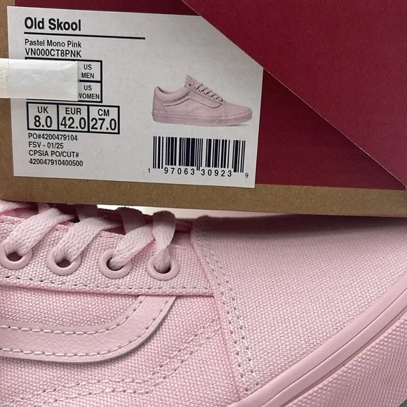 Vans Men’s Pink Sneakers Classic Design Old Skool
Pastel Mono Pink
VN000CT8PNK - Picture 16 of 16